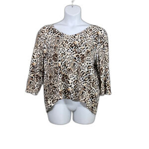 Chico's 4 Women's US size XXL Sleeve Round Neck Top Leopard Print Hi Low hem.